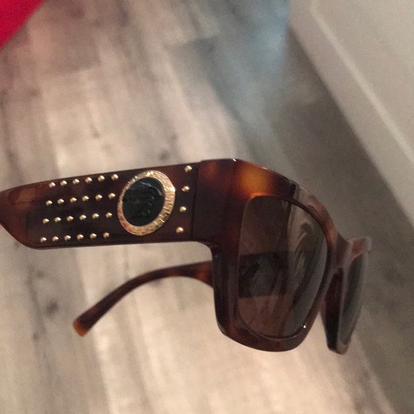 Authentic Versace brown sunglasses - Picture 3 of 10